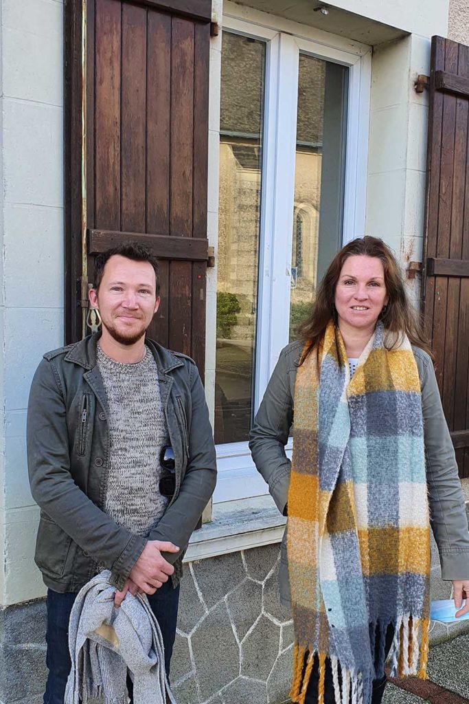 Charles Sourisce et Isabelle Mahe, les nouveaux vendeur.se des Halles de Châtelais