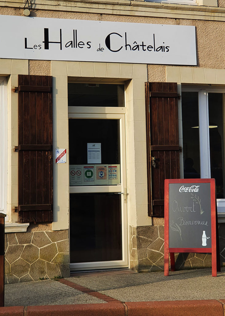 Les halles de Châtelais sont ouvertes