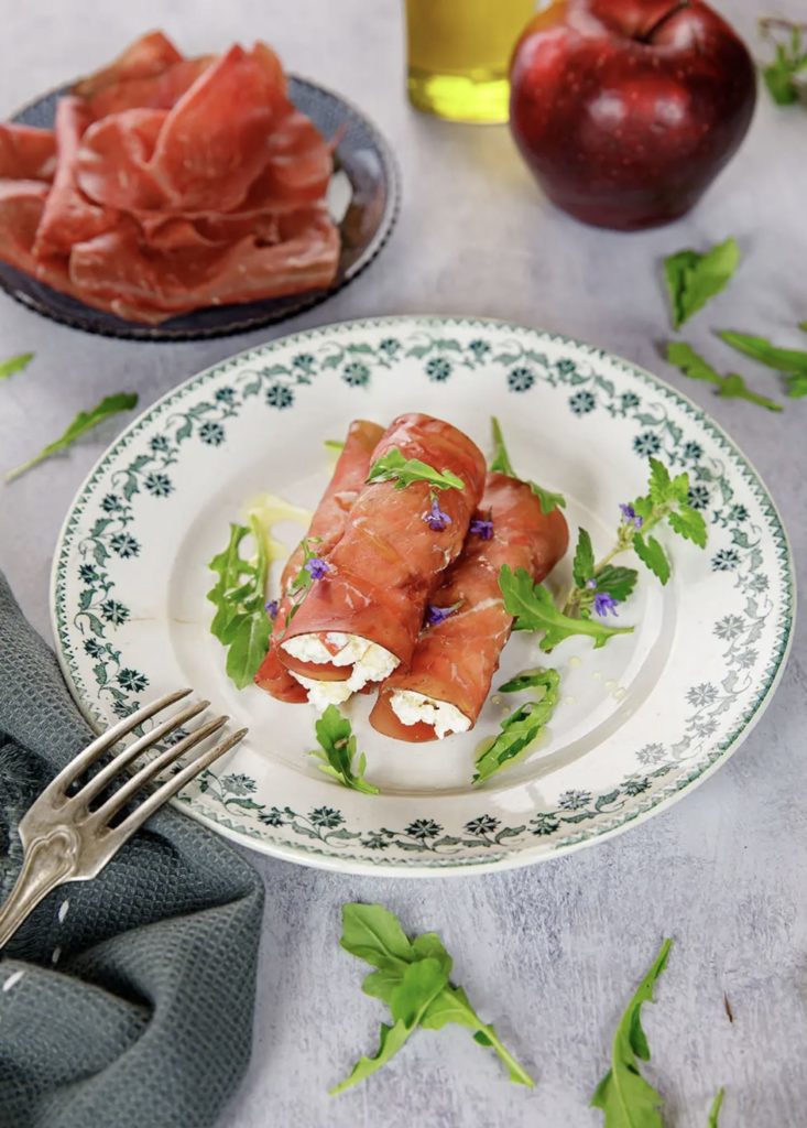 Involtini à la bresaola et au chèvre frais